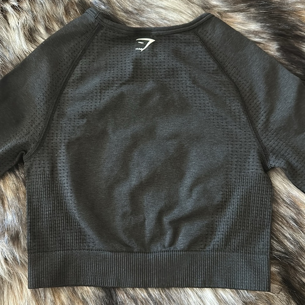 Gymshark *NWOT* Women's Vital Seamless Crop Top in Black - Picture 8 of 11